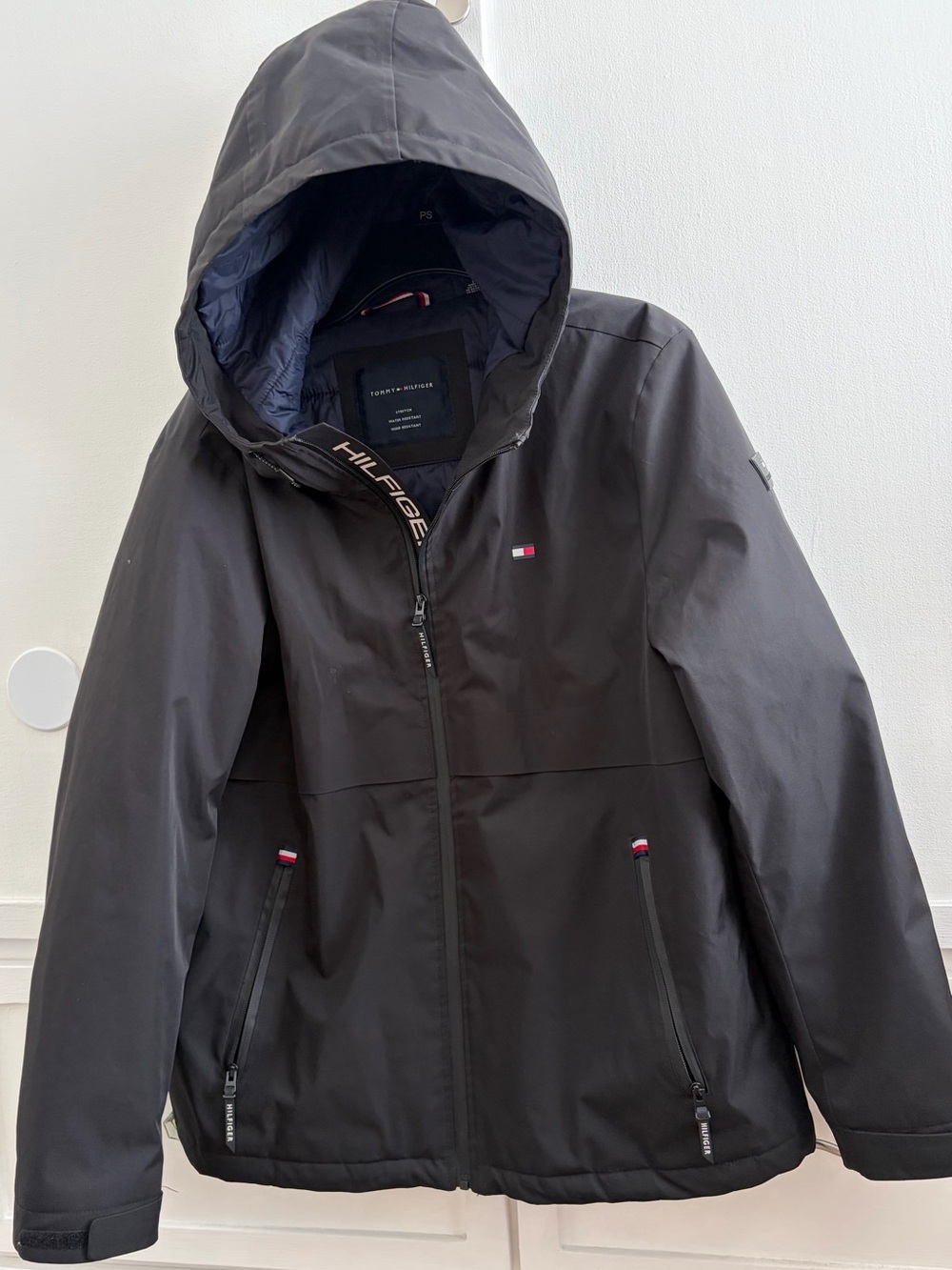 Tommy Hilfiger Men’s Black Hooded Performance Stretch Water&Wind Resistant SizeL
